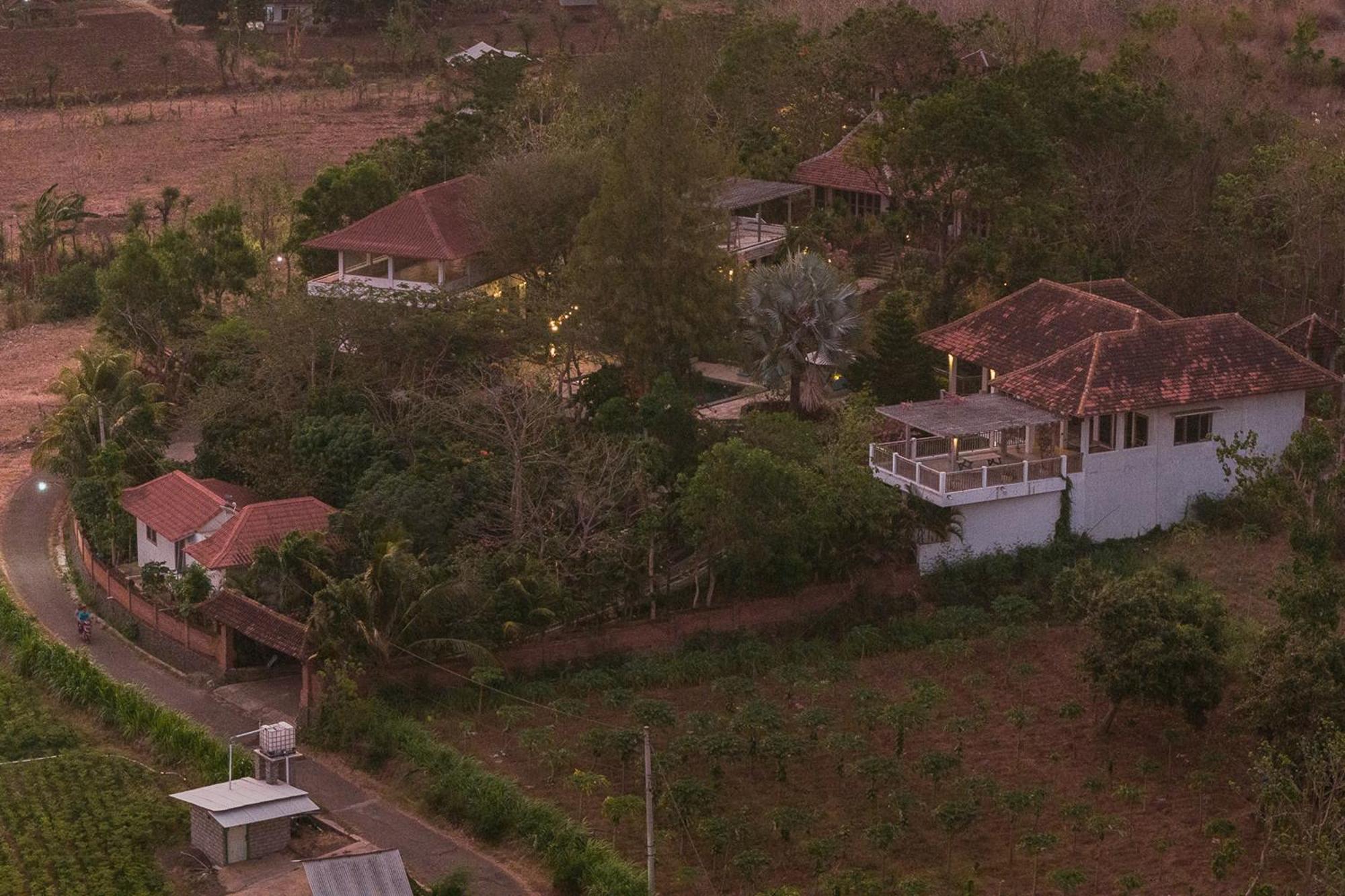 Bangsring Breeze Hotell Banyuwangi  Exteriör bild