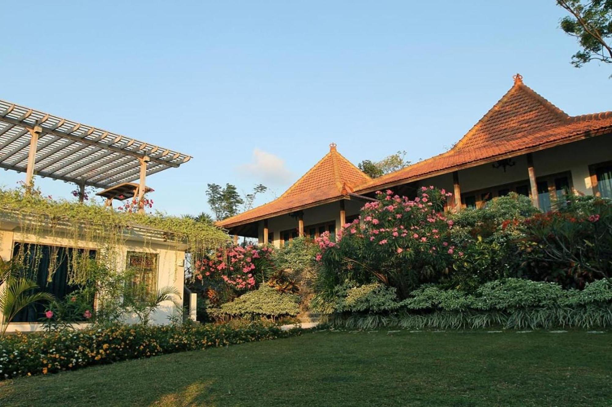 Bangsring Breeze Hotell Banyuwangi  Exteriör bild