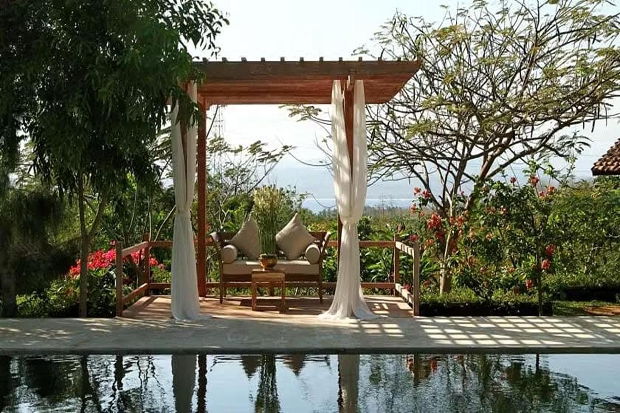 Bangsring Breeze Hotell Banyuwangi  Exteriör bild